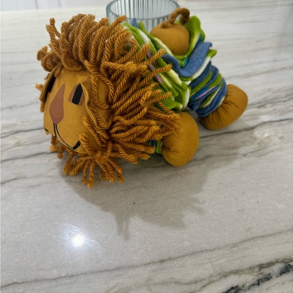 Handmade 2003 Lion plush - Picture 2 of 5